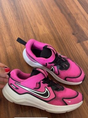 Nike Kids Hot Pink and Black Athletic Sneakers